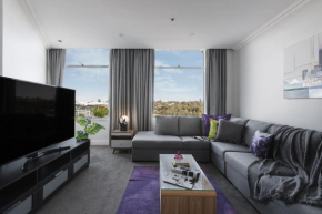Grand Luxury in the CBD along the Yarra River